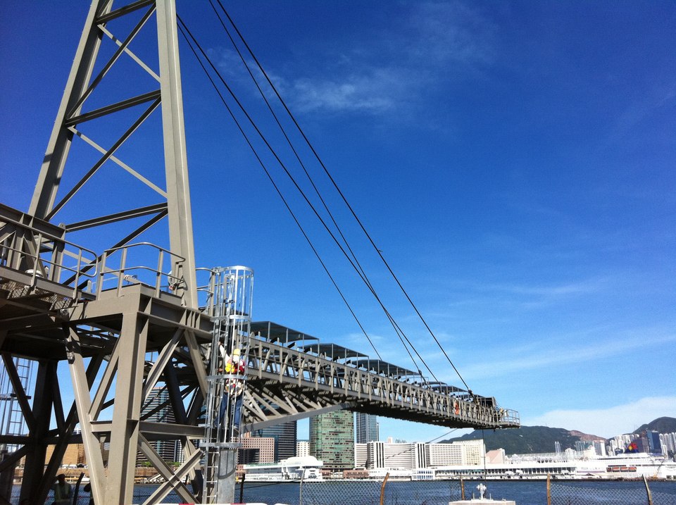 Elevated industrial conveyor and supporting steelwork